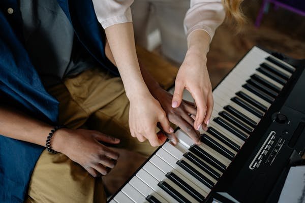 Profitez de leçons de piano sur mesure chez vous